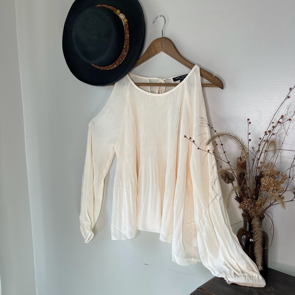 NWT Romeo and Juliet Top